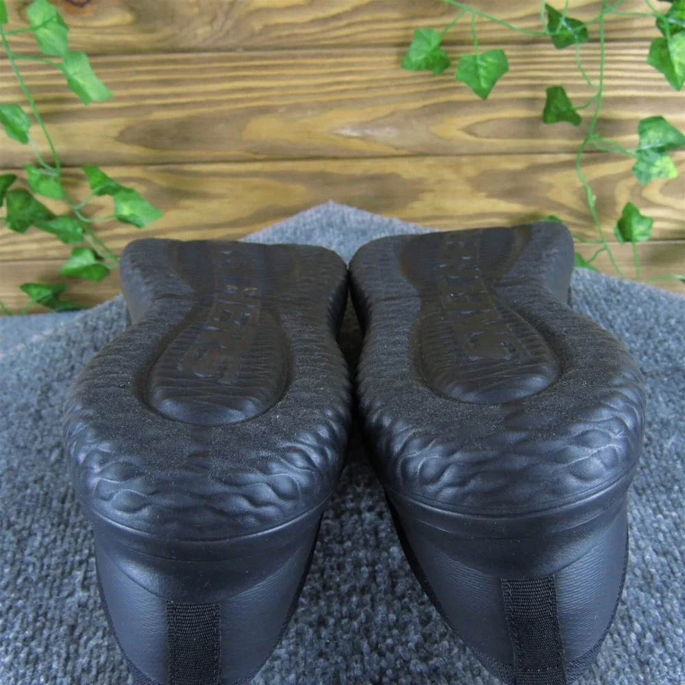 SKECHERS Men Relaxed Fit Memory Foam Sneaker Black Textile 10.5 Gently Used 2025
